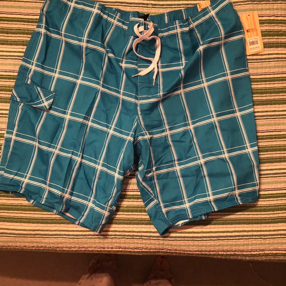 Men’s swim shorts